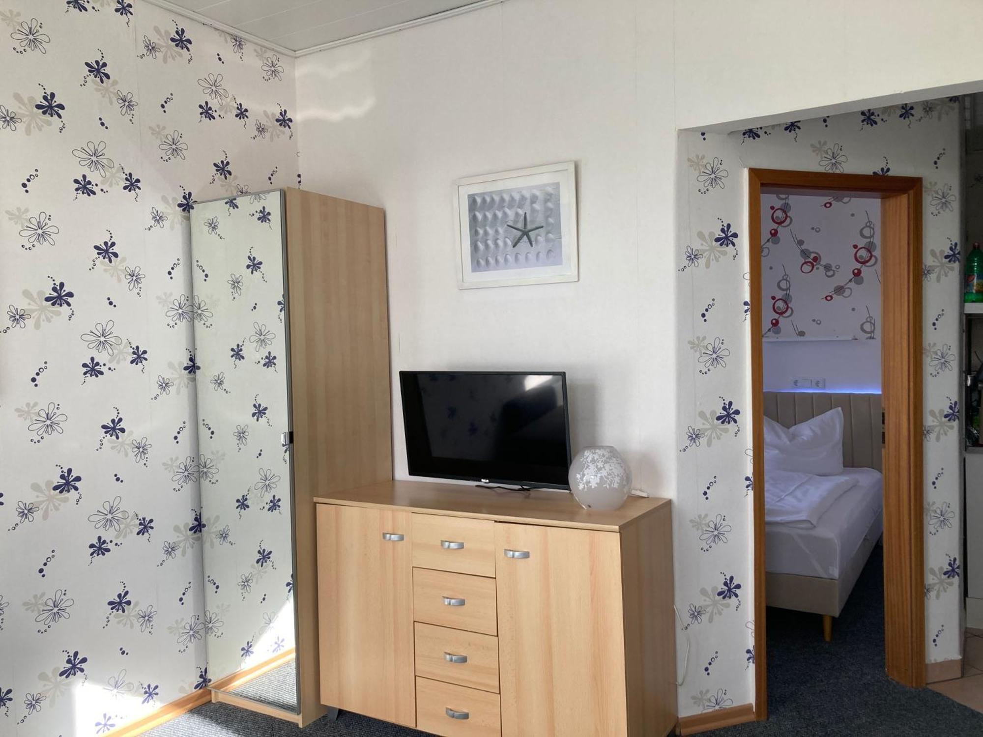 Haus Krabbe Apartments Mit Doppelbetten, Fuer 1-2 Personen, Hunde Kostenfrei Willkommen, Kostenfreier Parkplatz, Zwischen Bremerhaven Und Cuxhaven Gelegen Wremen Eksteriør bilde