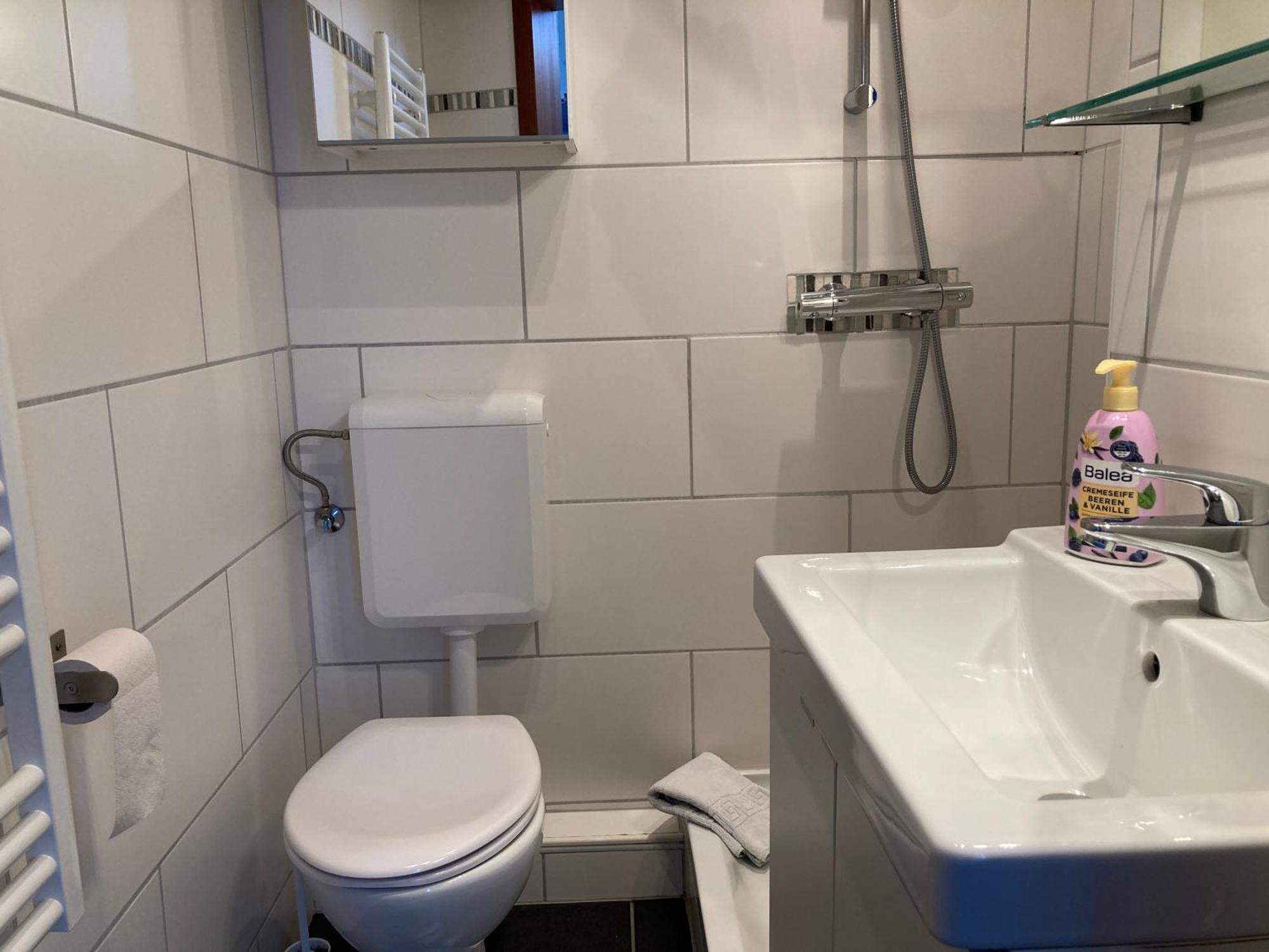 Haus Krabbe Apartments Mit Doppelbetten, Fuer 1-2 Personen, Hunde Kostenfrei Willkommen, Kostenfreier Parkplatz, Zwischen Bremerhaven Und Cuxhaven Gelegen Wremen Eksteriør bilde